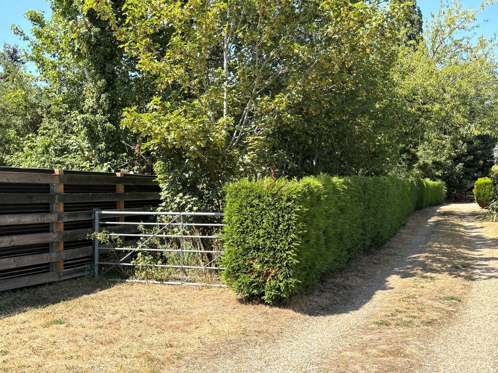 Property photo 1 of 4