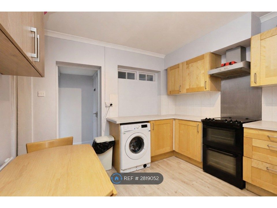 Property photo 2 of 14 Kitchen