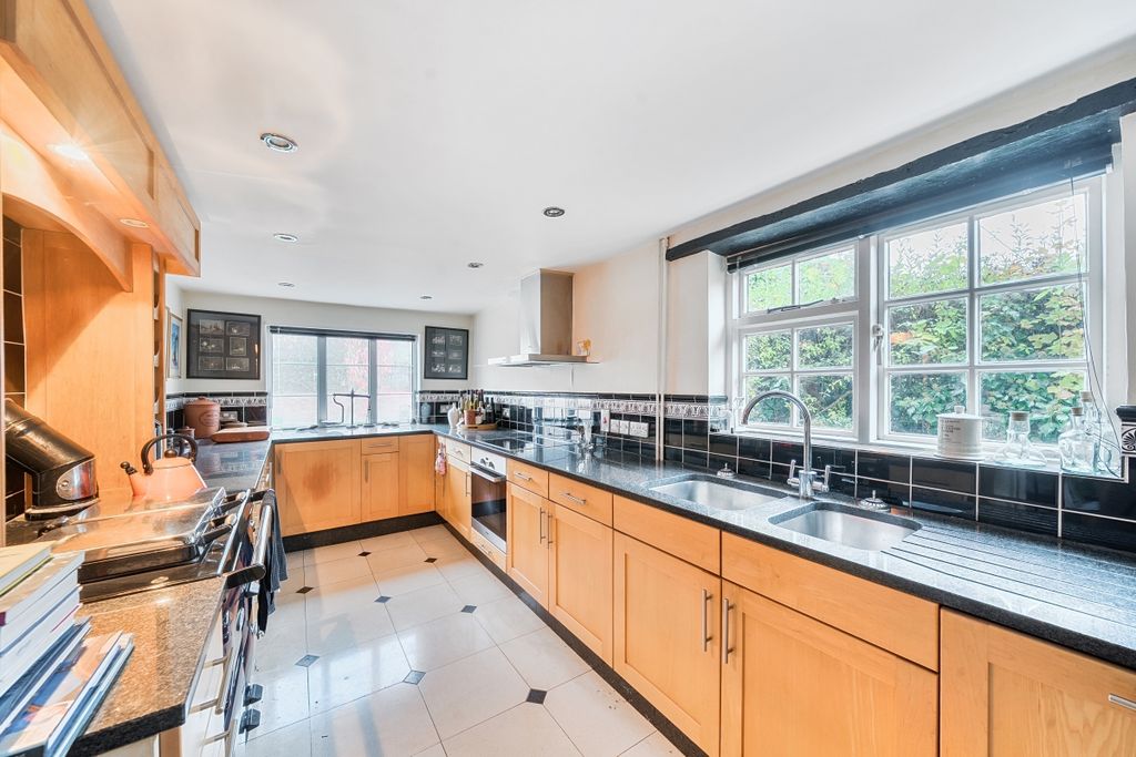 Property photo 3 of 14