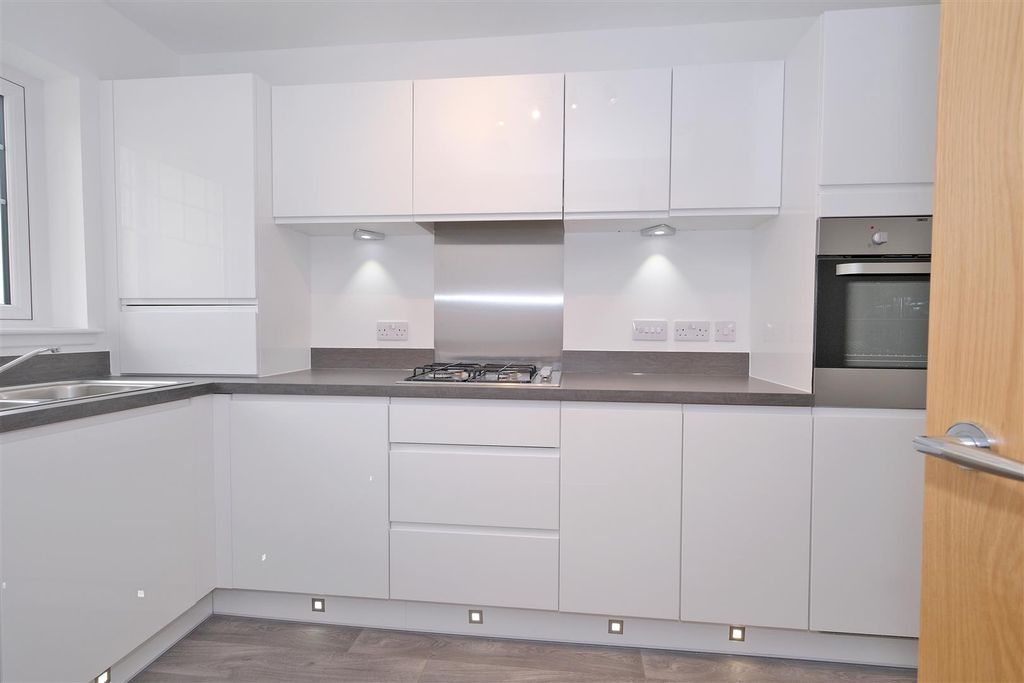 Property photo 2 of 24 2. Kitchen.Jpg