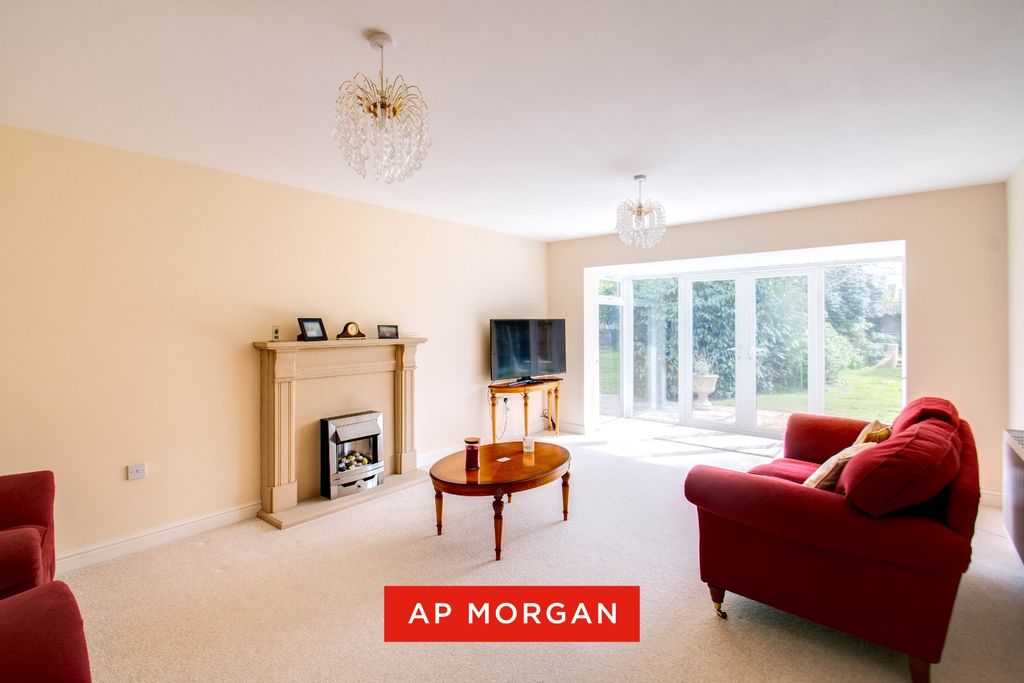 Property photo 3 of 22 Picture No. 12