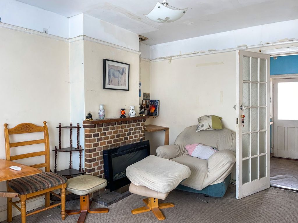 Property photo 2 of 20