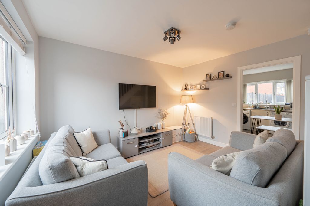 Property photo 3 of 12 Dsc_5793-Hdr