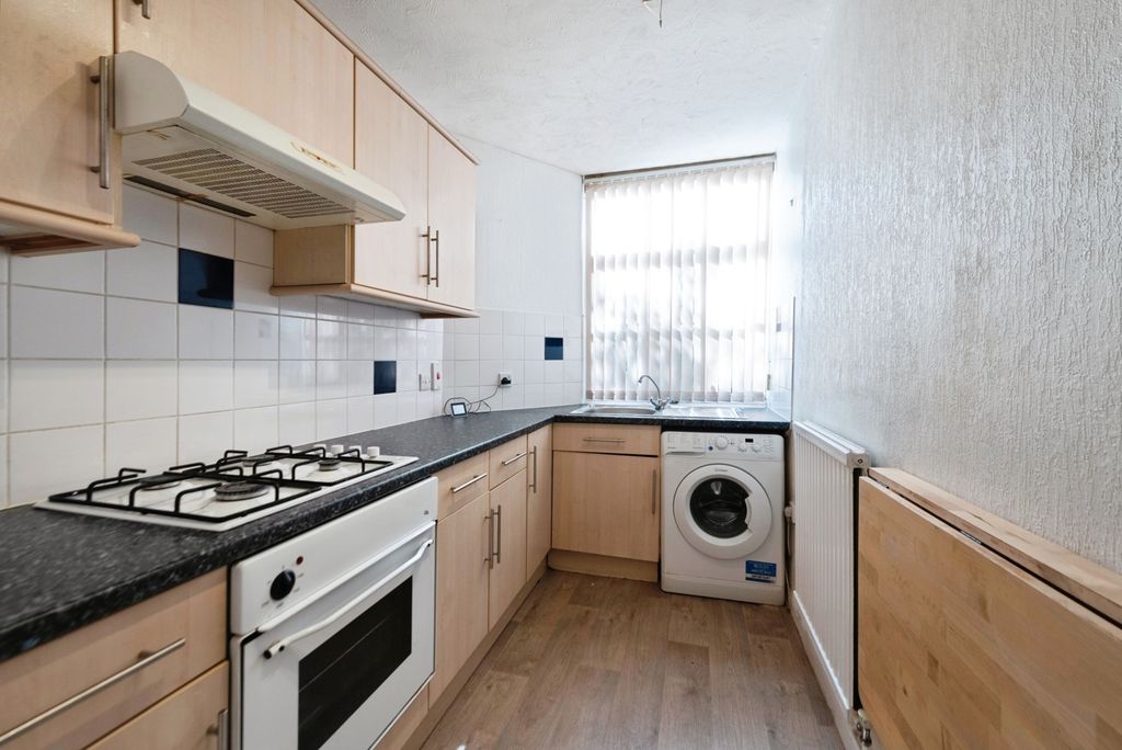 Property photo 2 of 11 Pbox-Img.Jpg
