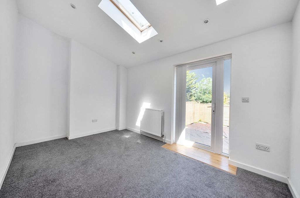 Property photo 2 of 14 1481512-13-6A3917E952E86.Jpg
