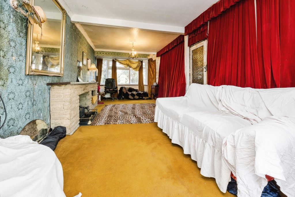 Property photo 3 of 18 Pbox-Img.Jpg