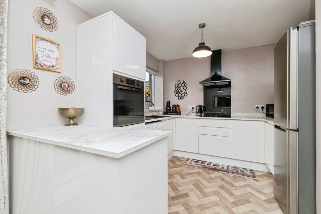 Property photo 2 of 15 Kitchen