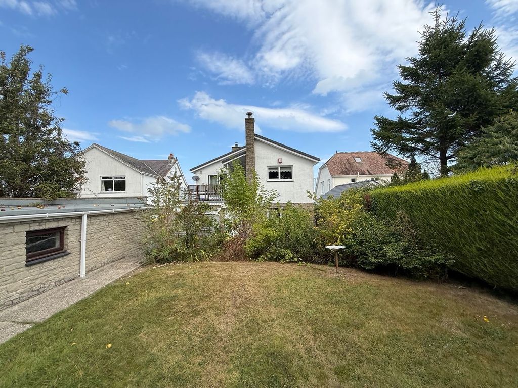 Property photo 3 of 42