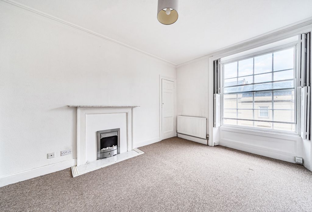 Property photo 2 of 9 Sitting Room