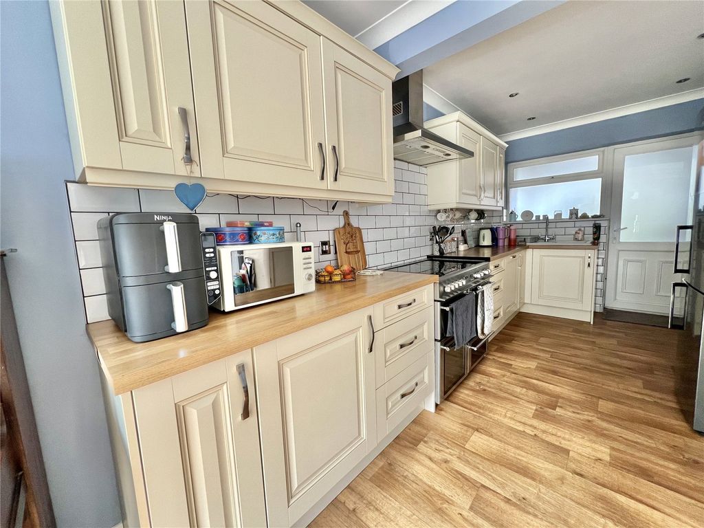 Property photo 3 of 20 Picture No. 04