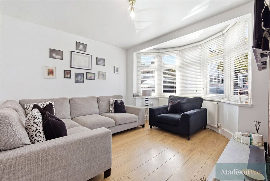 Property photo 3 of 21 Picture No. 22