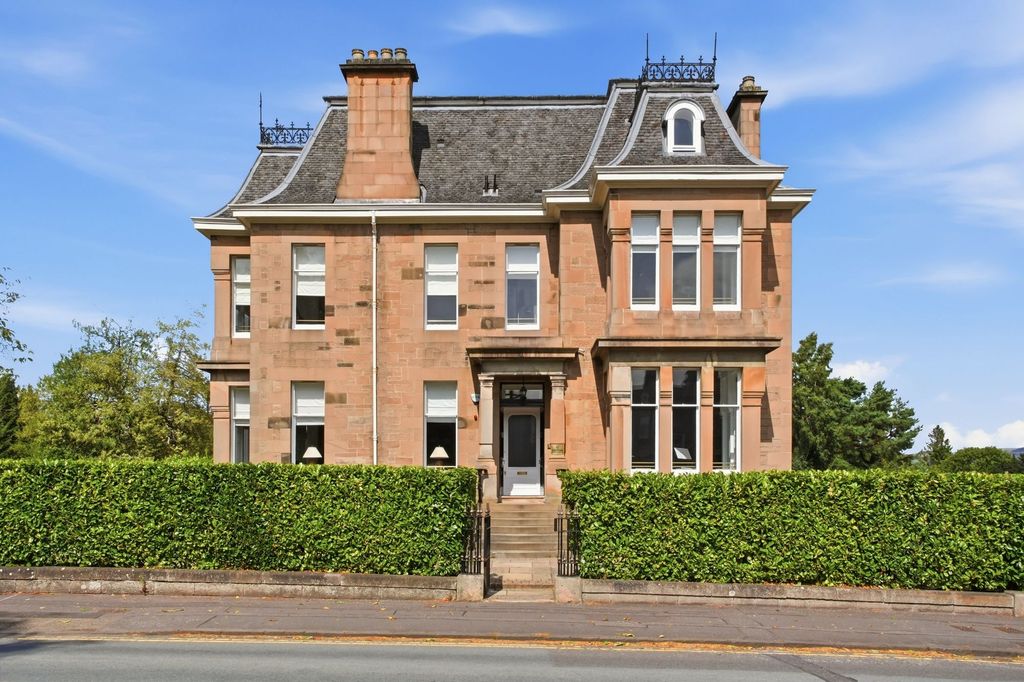 Property photo 2 of 30