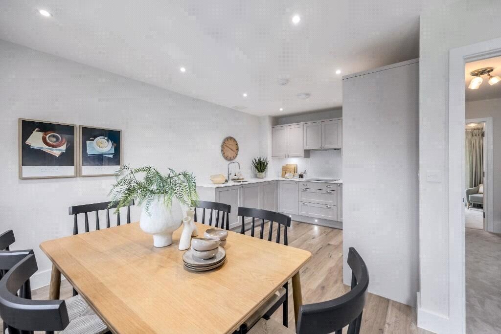 Property photo 2 of 13 Show Home