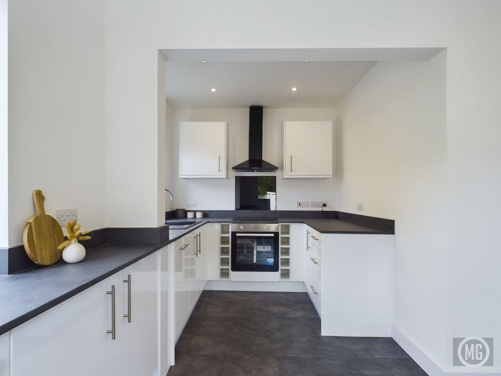 Property photo 1 of 18 Kitchen