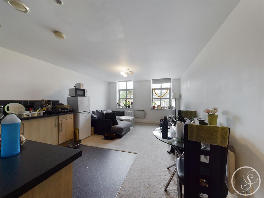Property photo 3 of 12 Kitchen/Living Space