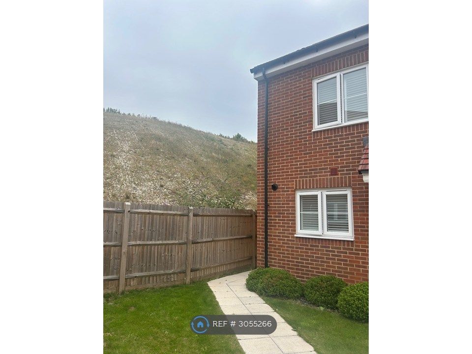 Property photo 2 of 35