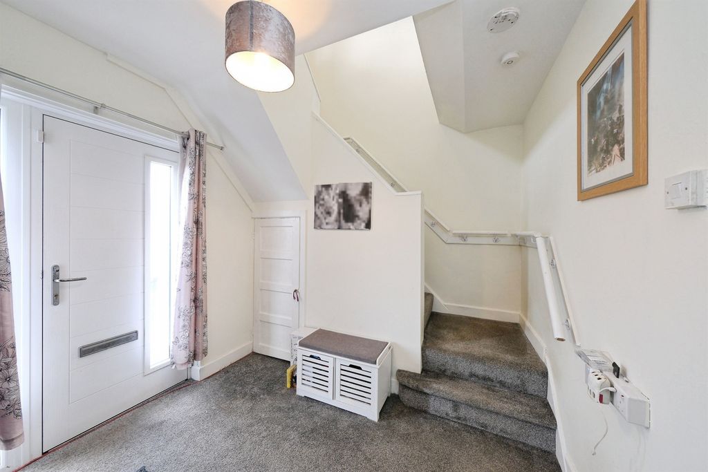 Property photo 3 of 25