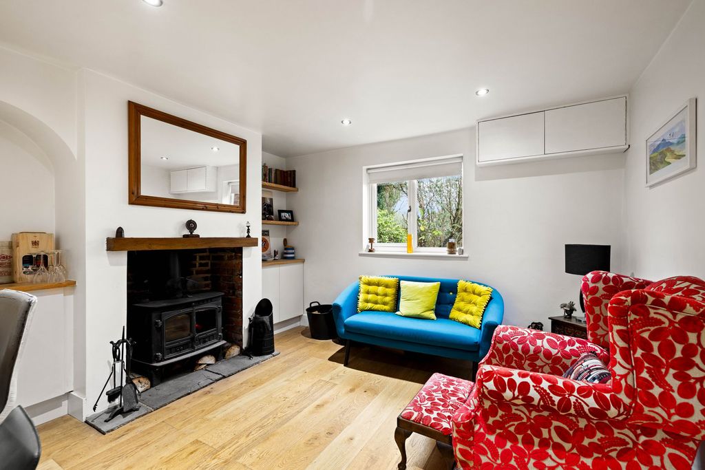 Property photo 2 of 23