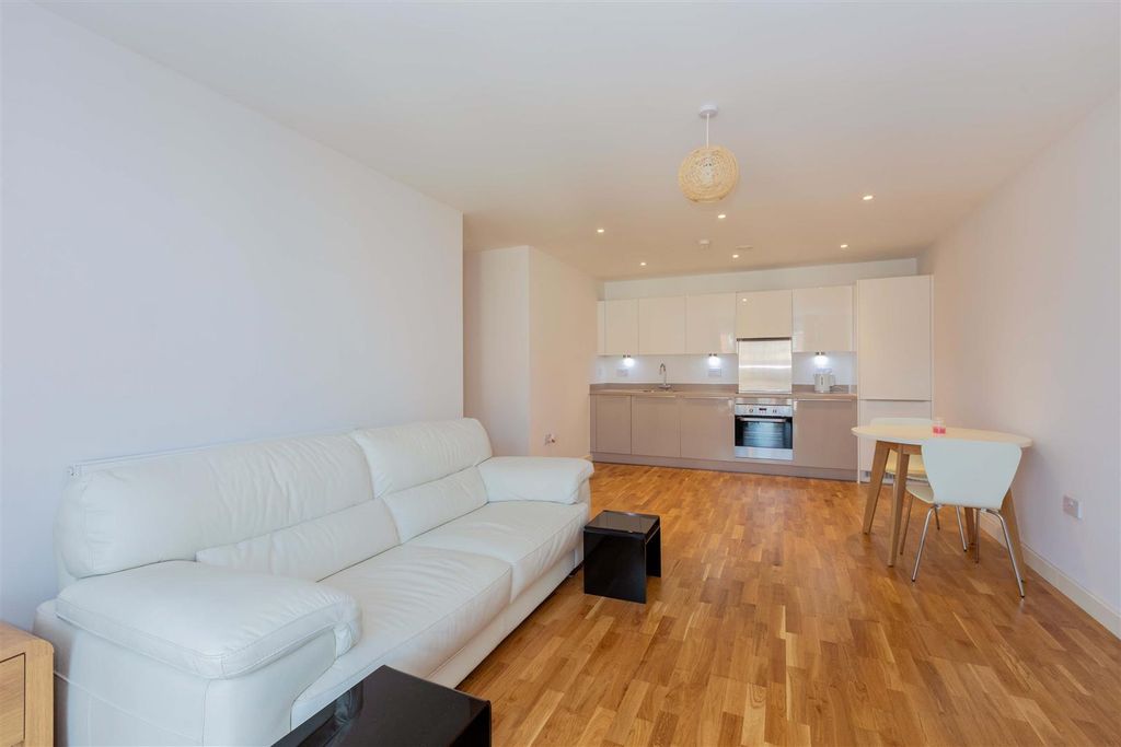Property photo 2 of 14 49 Crossways-9.Jpg