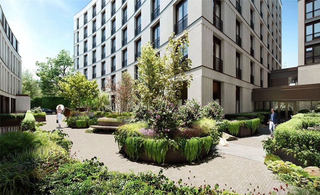 Property photo 1 of 22 Communal Gardens