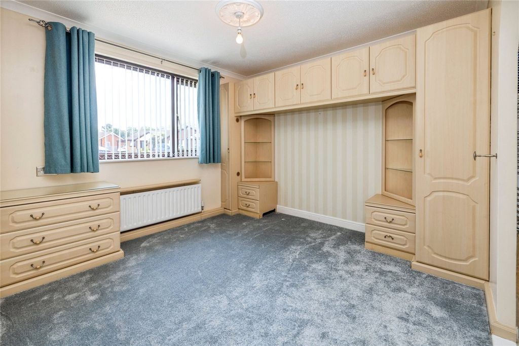 Property photo 2 of 12 Bedroom 1