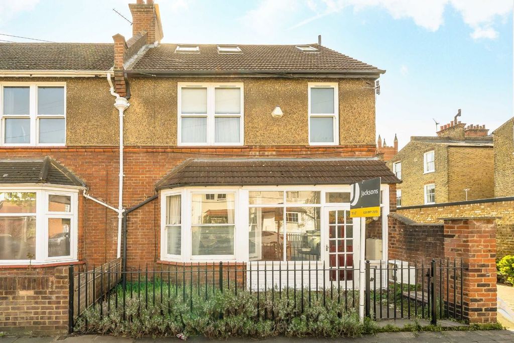 Property photo 1 of 6