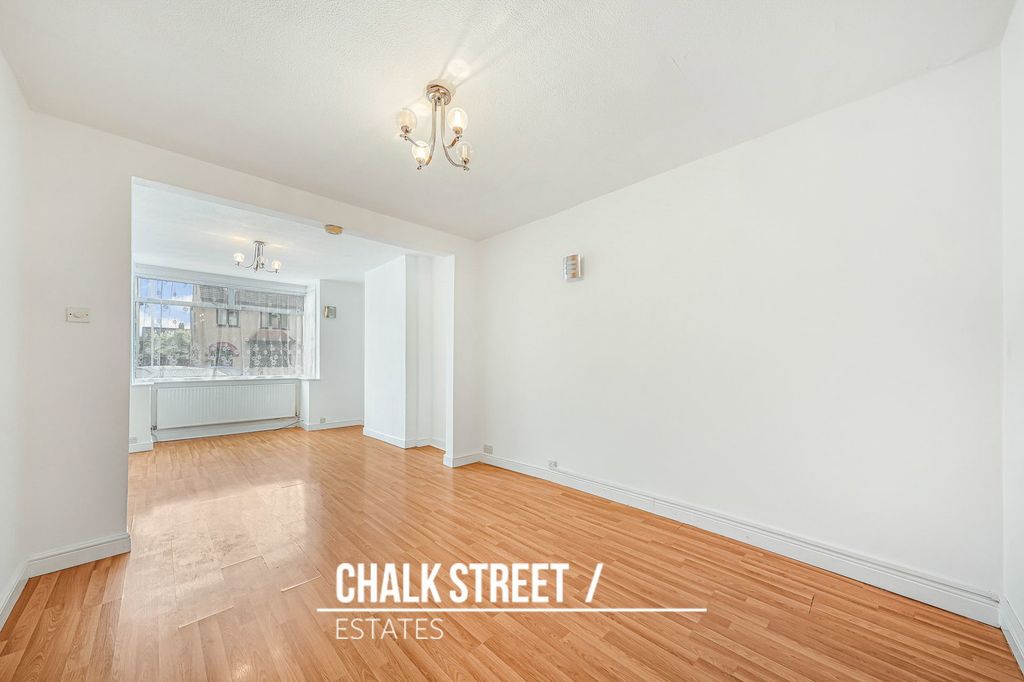 Property photo 2 of 31