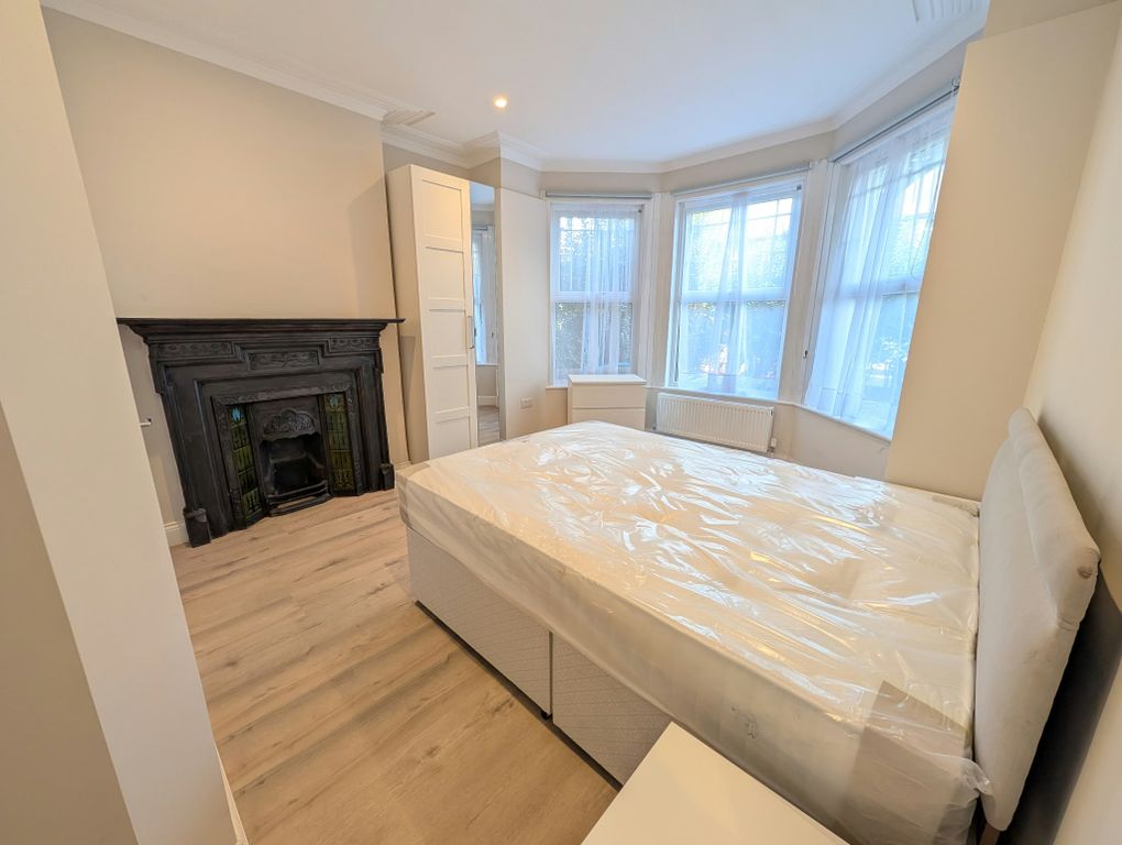 Property photo 1 of 34 Room 1