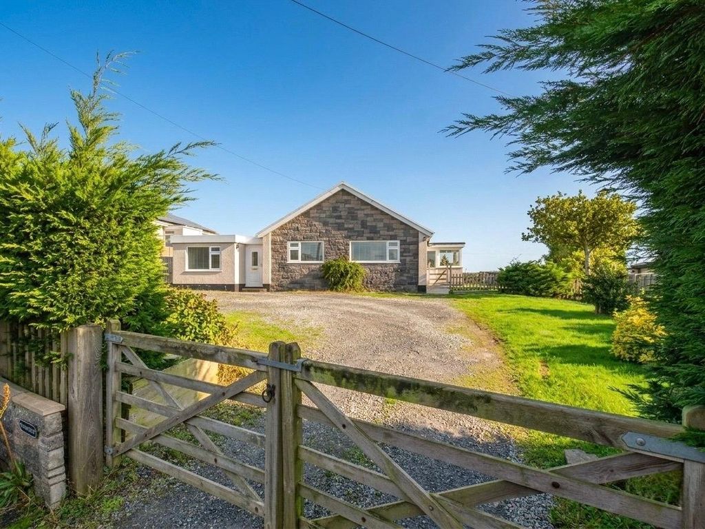 Property photo 1 of 22 Front