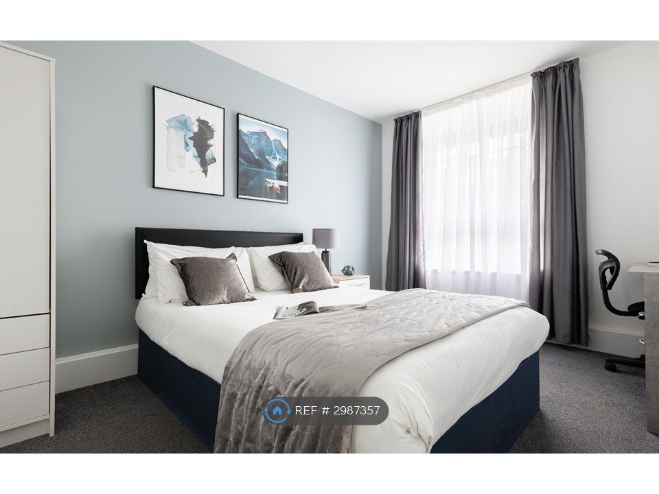Property photo 1 of 32