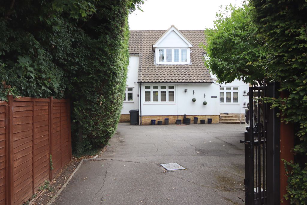 Property photo 3 of 17