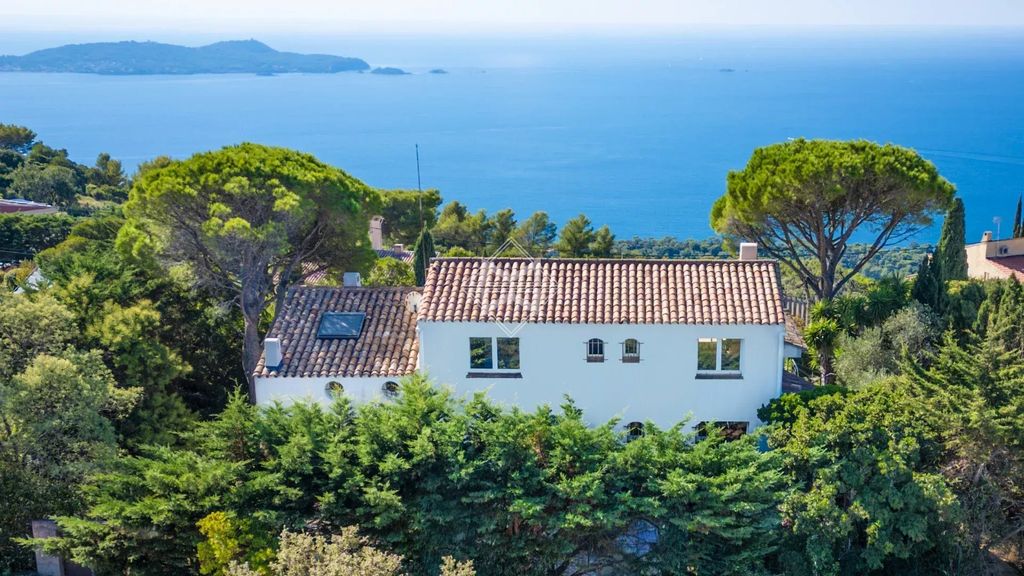 Property photo 1 of 16 Sea Views, Swimming Pool And Panoramic Terraces In A Sought-After Neighbourhood