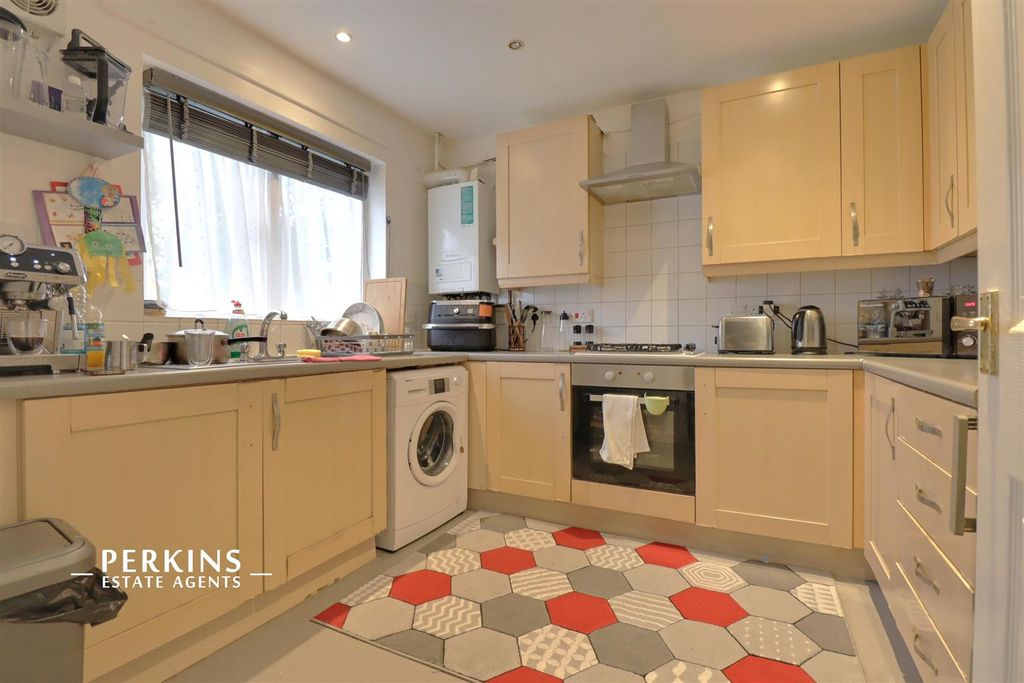 Property photo 2 of 7 Kitchen.Jpg