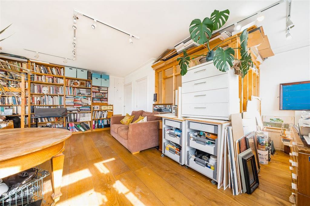 Property photo 3 of 9