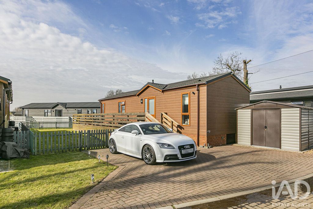 Property photo 3 of 26