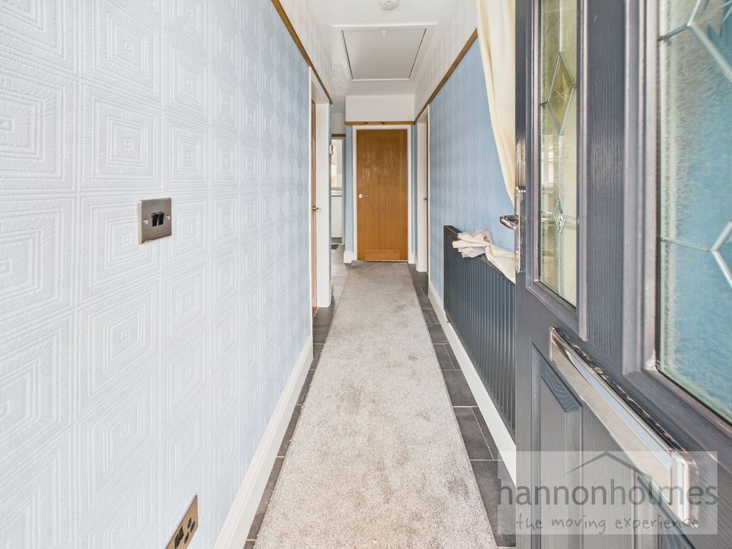 Property photo 2 of 18 Cam05283G0-Pr0142-Still012