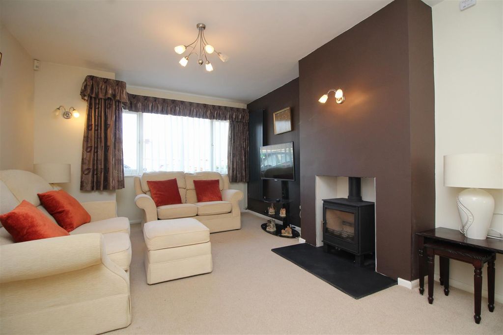 Property photo 3 of 16 Living Room 1 .Jpg
