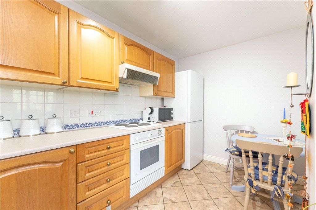 Property photo 3 of 17 Kitchen