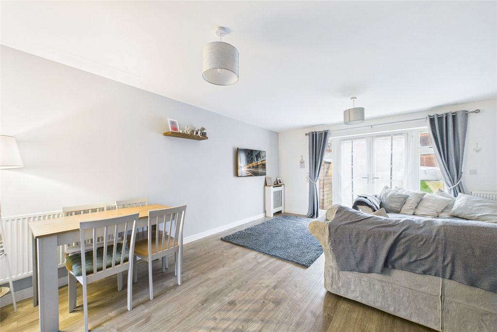 Property photo 3 of 11 Picture No. 02