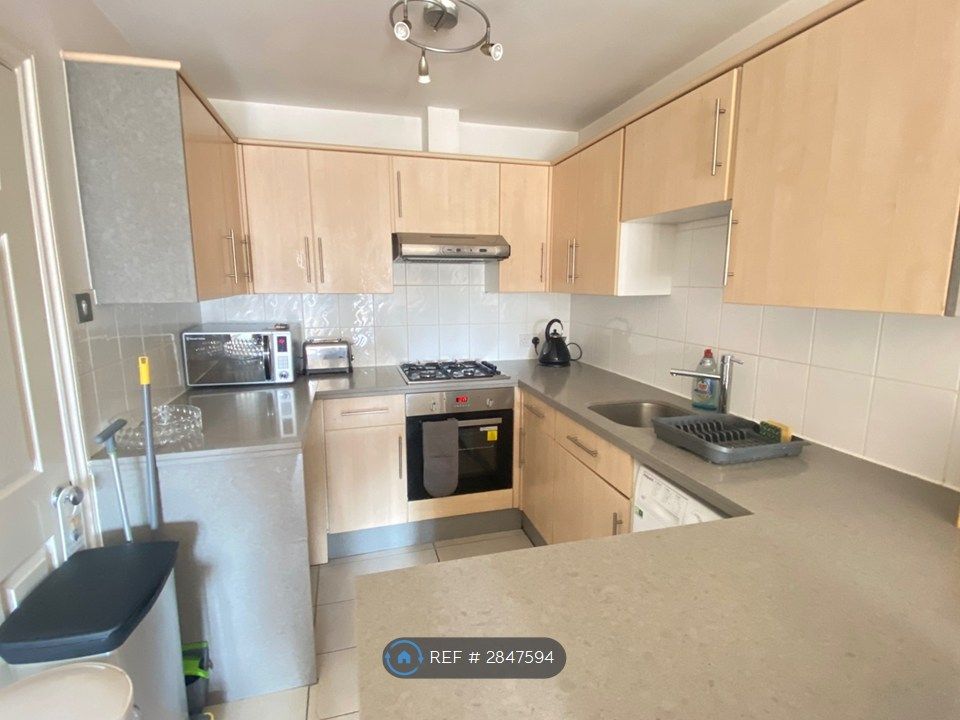 Property photo 2 of 9 Kitchen