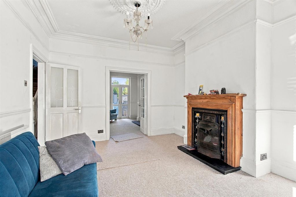 Property photo 3 of 25 Arthur Street11.Jpg