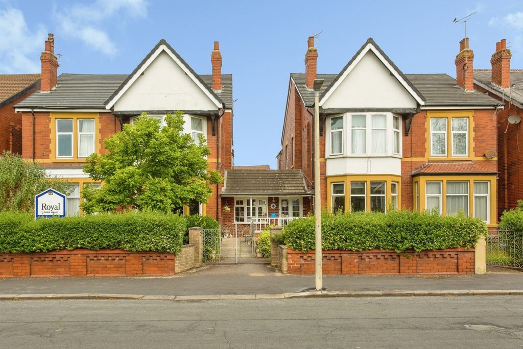 Property photo 1 of 28 Pbox-Img.Jpg