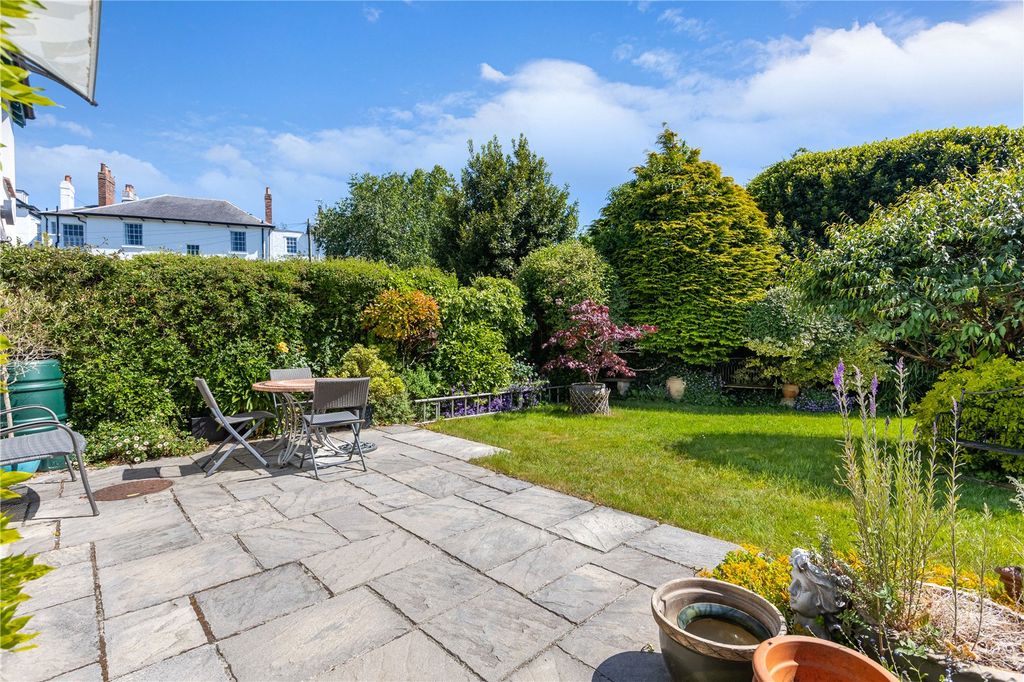 Property photo 2 of 14 Garden Terrace