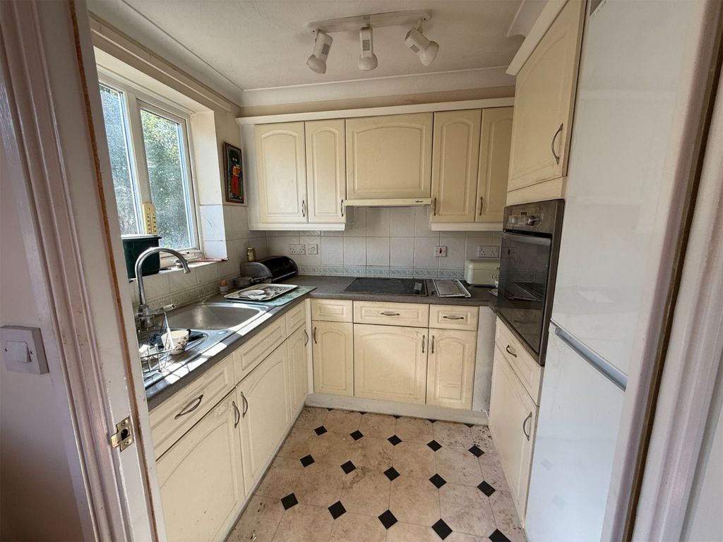 Property photo 3 of 4