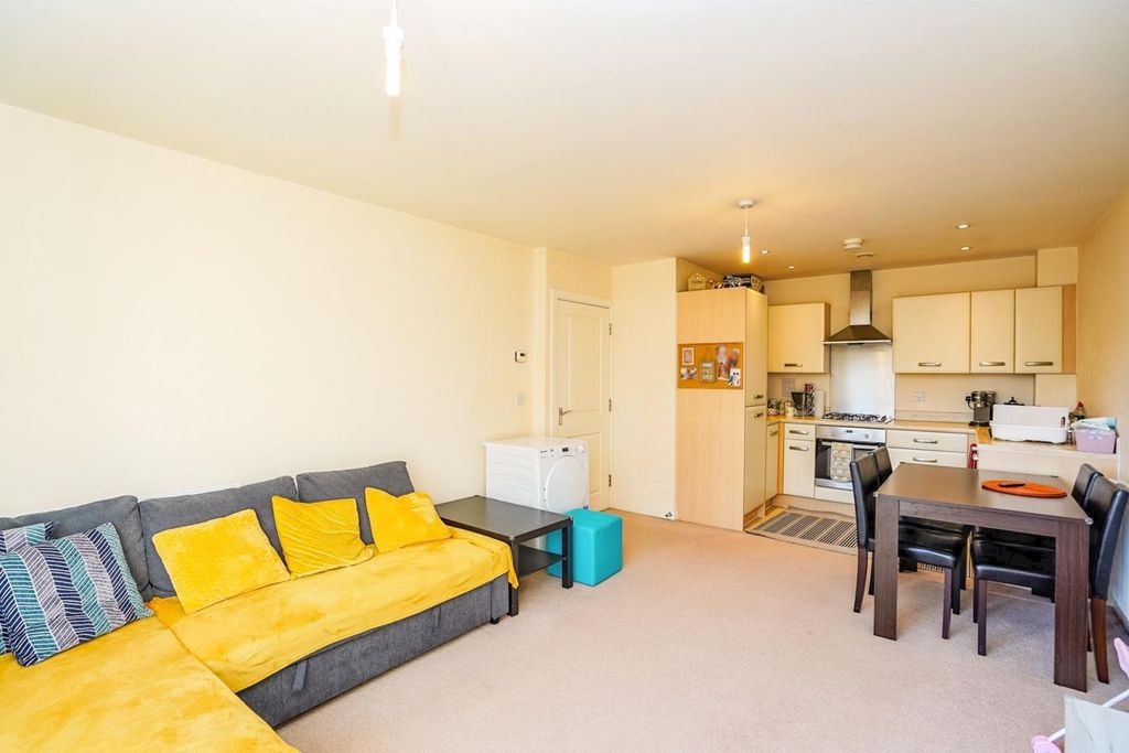 Property photo 3 of 10
