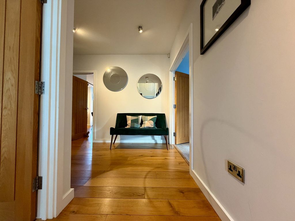 Property photo 2 of 38