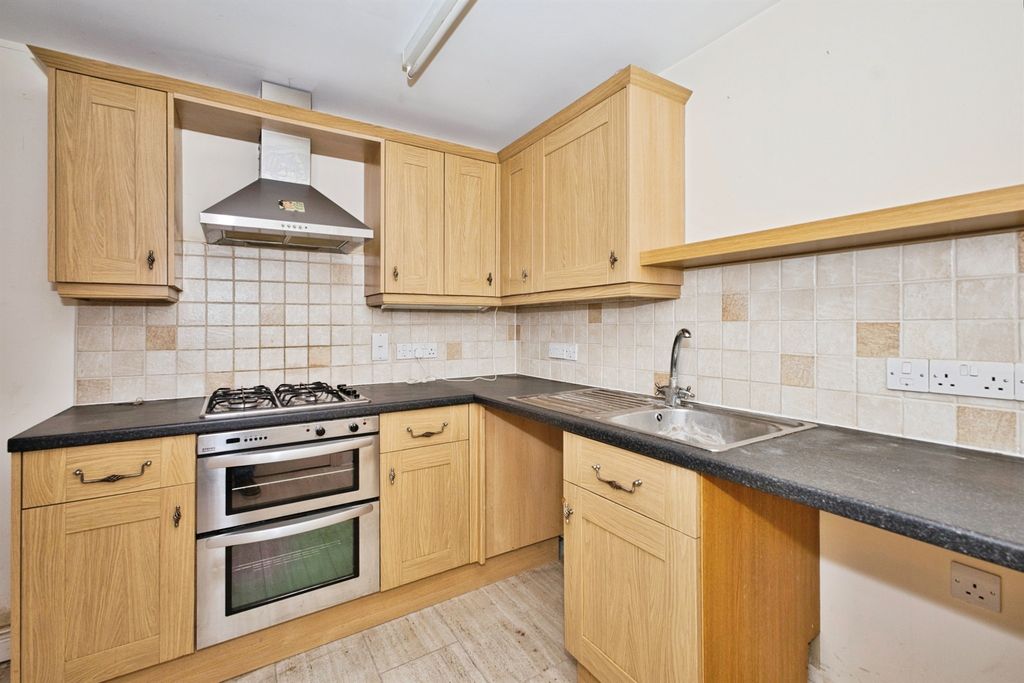 Property photo 3 of 19