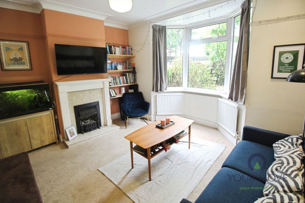 Property photo 2 of 16 Lounge