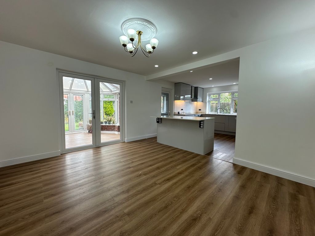 Property photo 3 of 12 Image