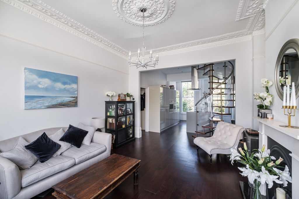 Property photo 2 of 20 Petherton Road